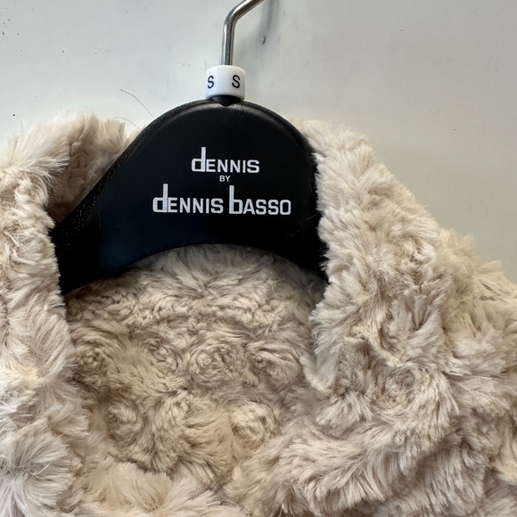 Dennis Basso Faux Fur Cream Swirl Coat Fully Lined Size Small - Picture 10 of 16